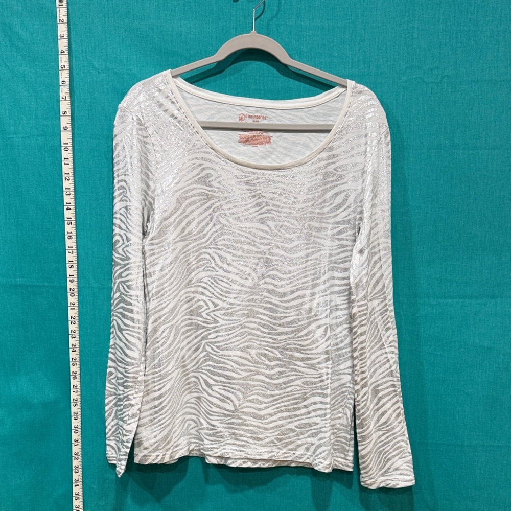 No Boundaries White and Gray Zebra Long Sleeve Tee